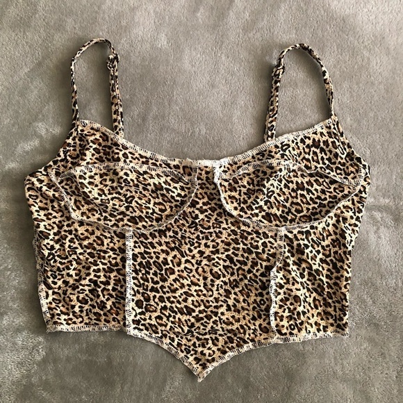 Women’s Cheetah print cropped tank top Medium Beige Brown 90s vibes sexy date - Picture 1 of 3